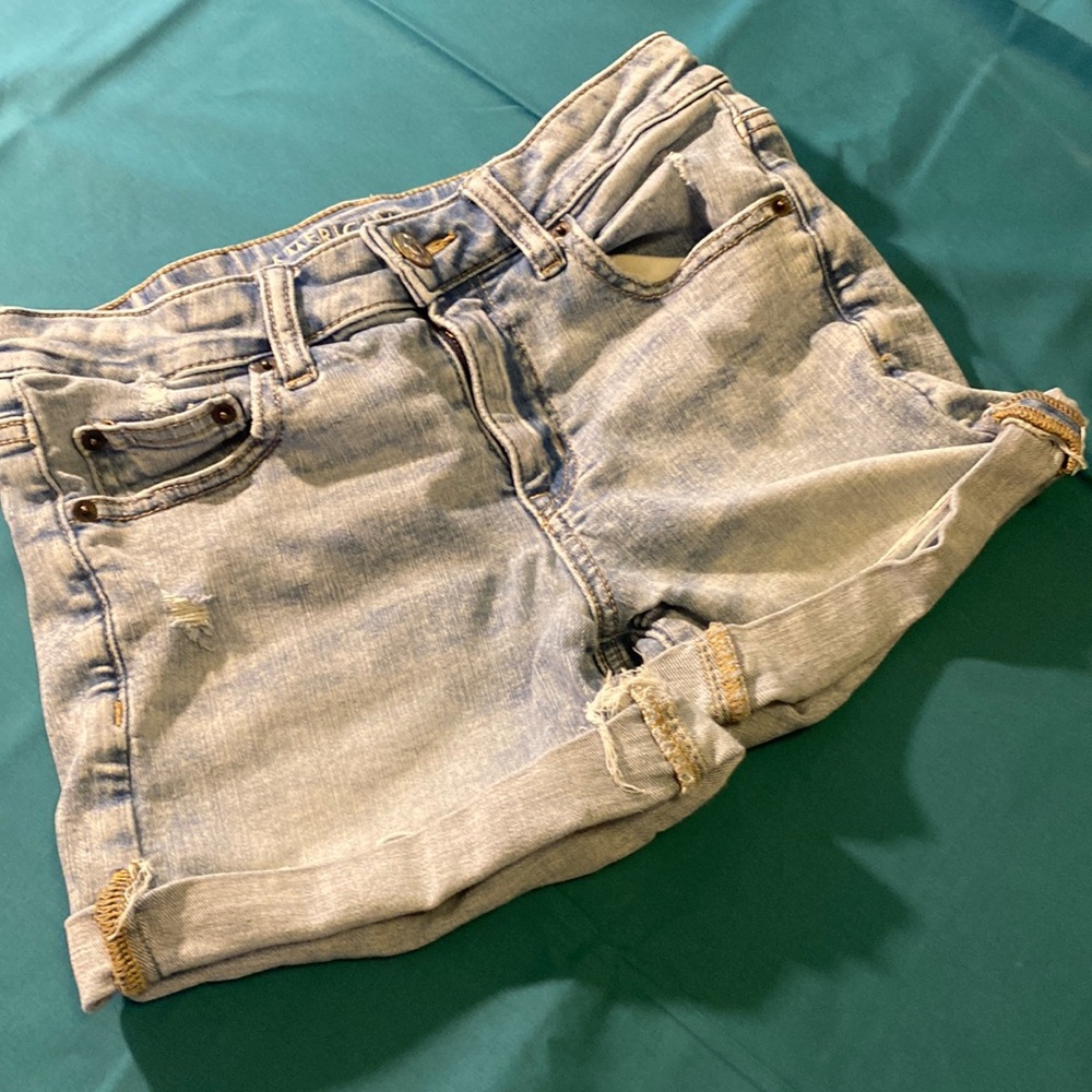 American Eagle woman’s Midi shorts size 4.